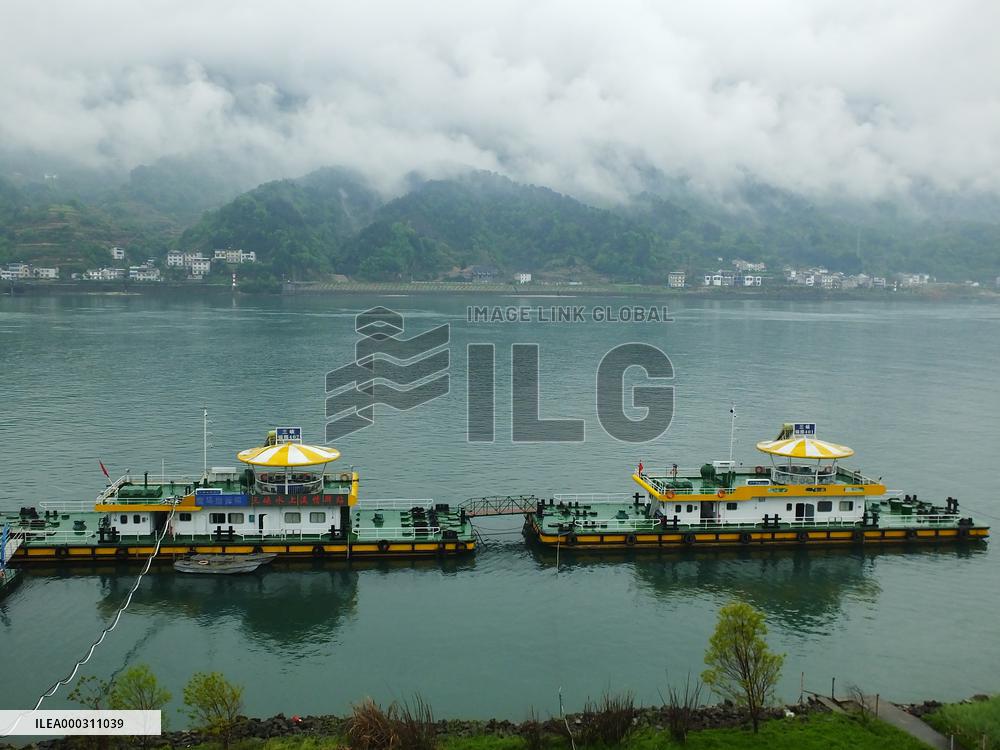 Three Gorges Dam Ships