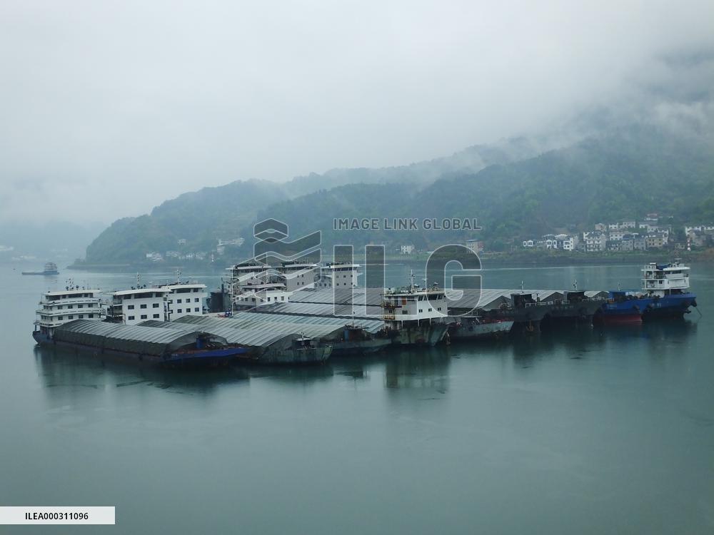 Three Gorges Dam Ships