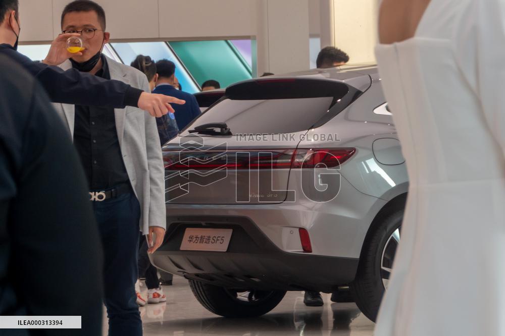 Huawei Smart SF5 Car