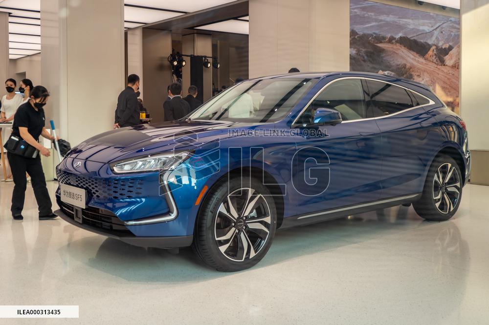 Huawei Smart SF5 Car