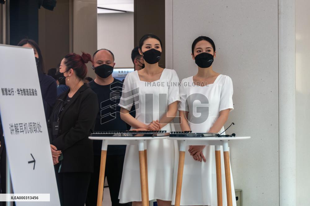 Huawei Smart SF5 Car