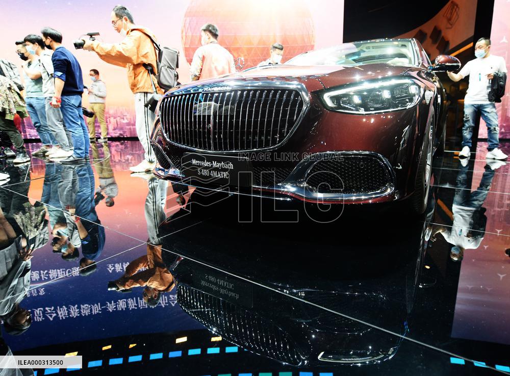 Maybach S480 luxury sedan at the Shanghai Auto Show
