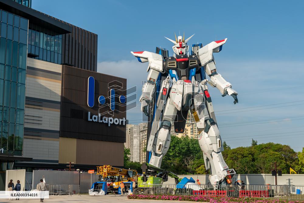 Gundam Statue