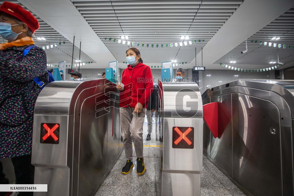 China Guiyang Metro Line 2 Opened
