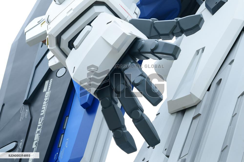 China Shanghai Freedom Gundam Standing Statue