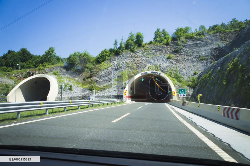 tunnel Brinje, A1 motorway direction from the coastline, highway, low traffic, rideable, almost empty