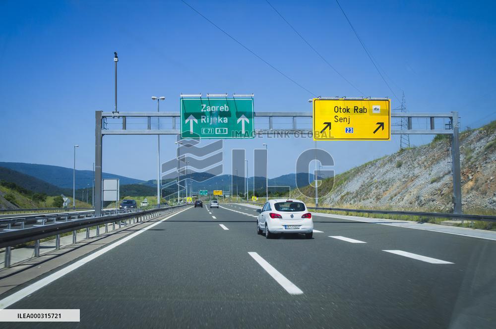 A1 motorway direction from the coastline, highway, low traffic, rideable, almost empty