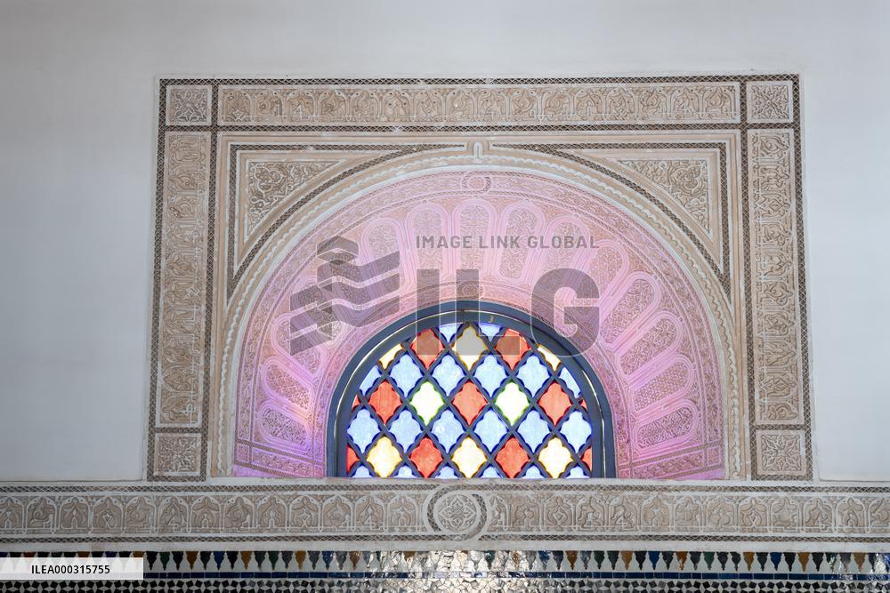 decorated window in el Bahia palace