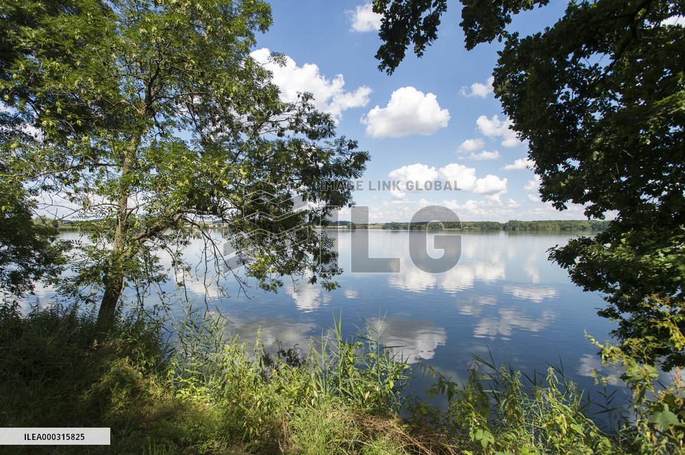 Soprec pond, sky, water surface, reflection
