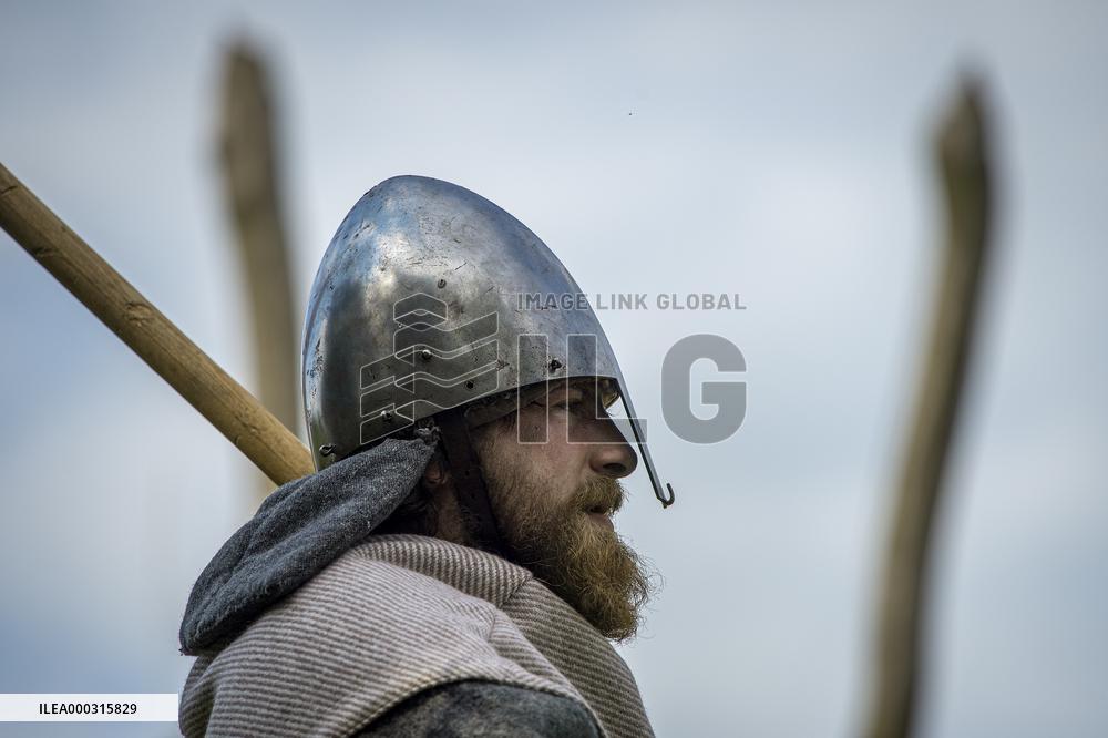 demonstration of conquesting of a rural nobleman's residence replica from 11th to 12th centuries