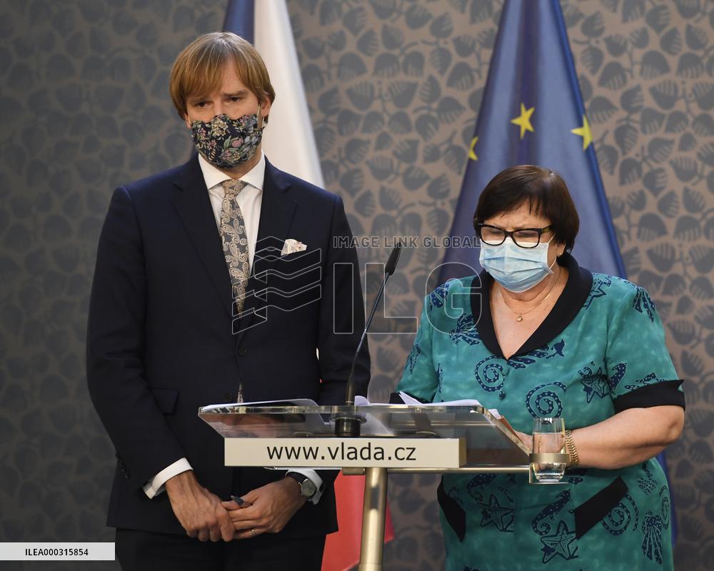 Adam Vojtech, Marie Benesova