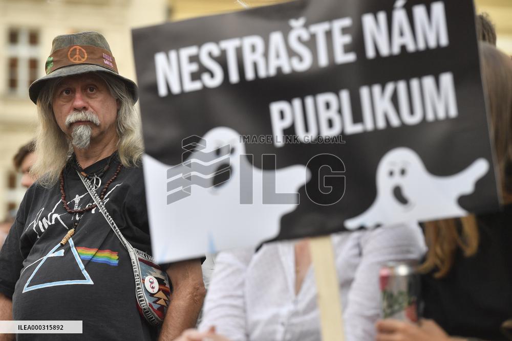 Demonstration For Live Music