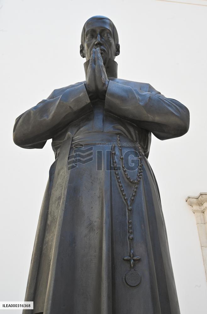 installation of statue of priest Martin Streda