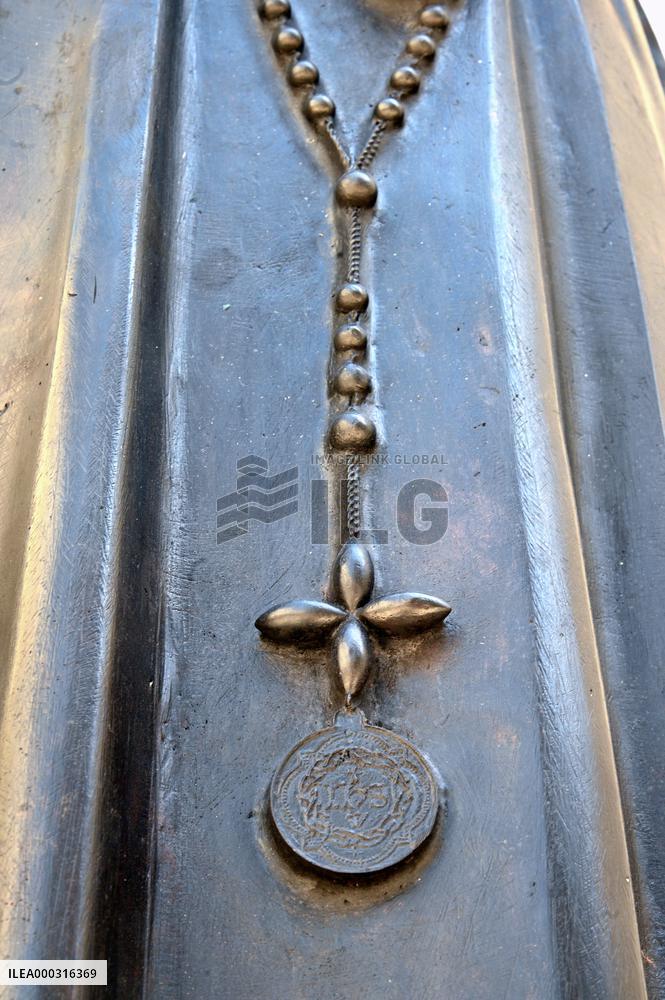 installation of statue of priest Martin Streda