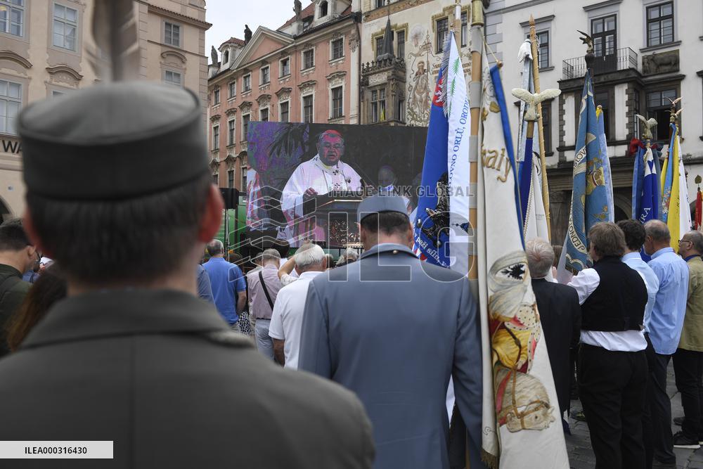 Dominik Duka, Blessing of a replica of the Marian column in Prague