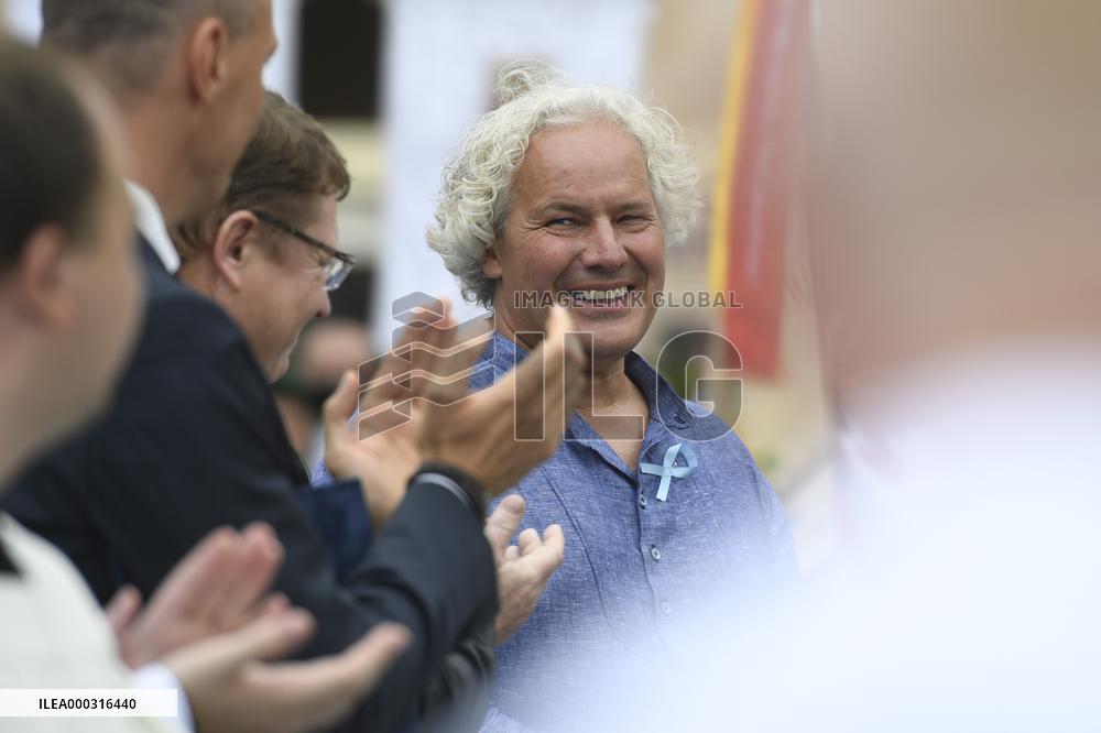 Petr Vana, Blessing of a replica of the Marian column in Prague