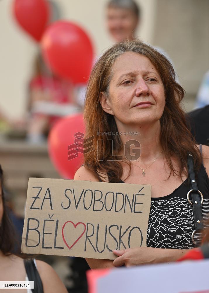 Crowds in Brno, express solidarity with Belarusian protest, people, rally