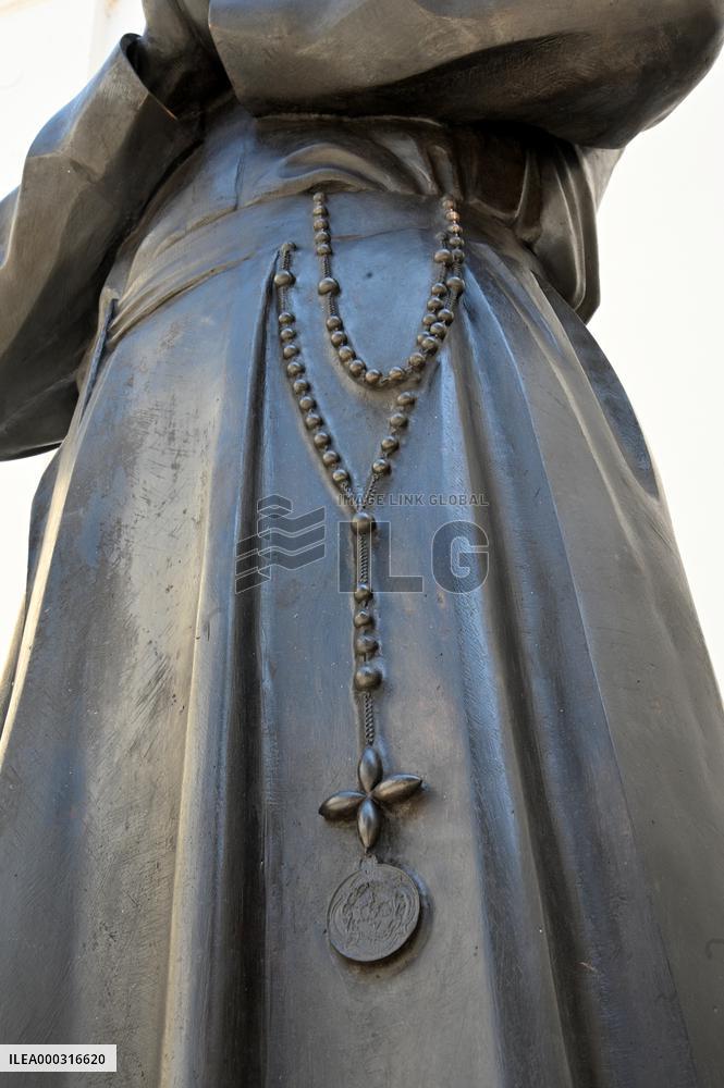 installation of statue of priest Martin Streda