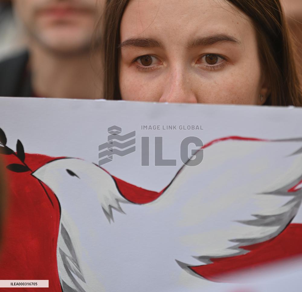 Crowds in Brno, express solidarity with Belarusian protest, people, rally