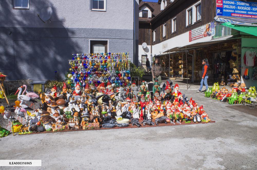 Vietnamese market Zelezna Ruda