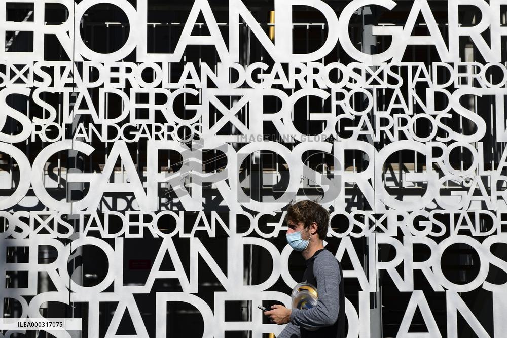 Visitors, Philippe Chatrier center court, Roland Garros stadium