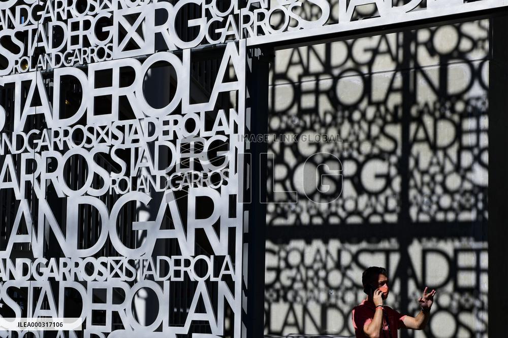 Visitors, Philippe Chatrier center court, Roland Garros stadium