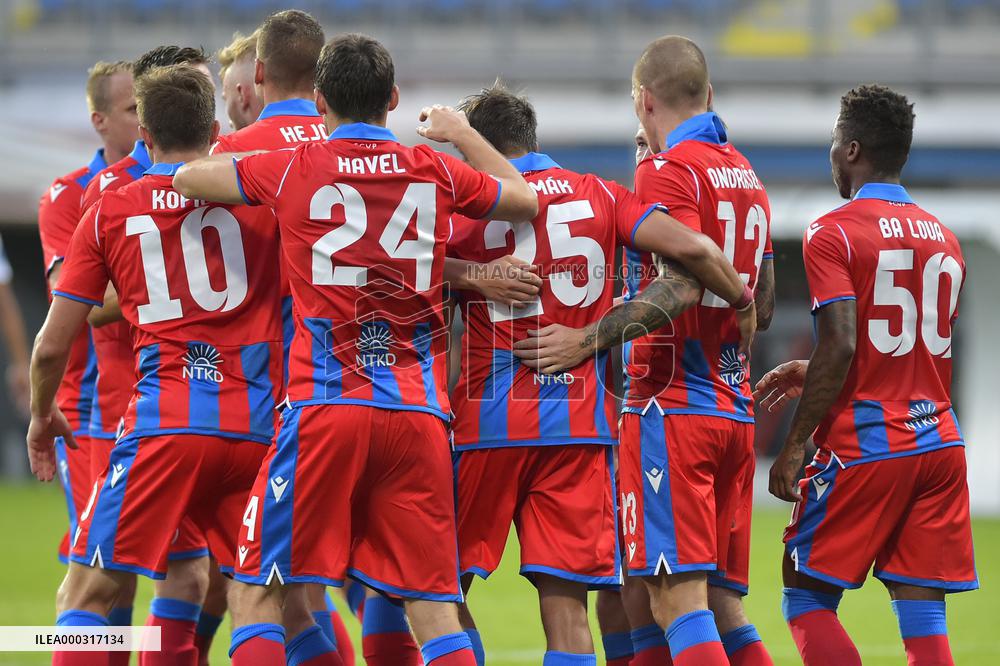Soccer players of Viktoria Plzen celebrate a victory