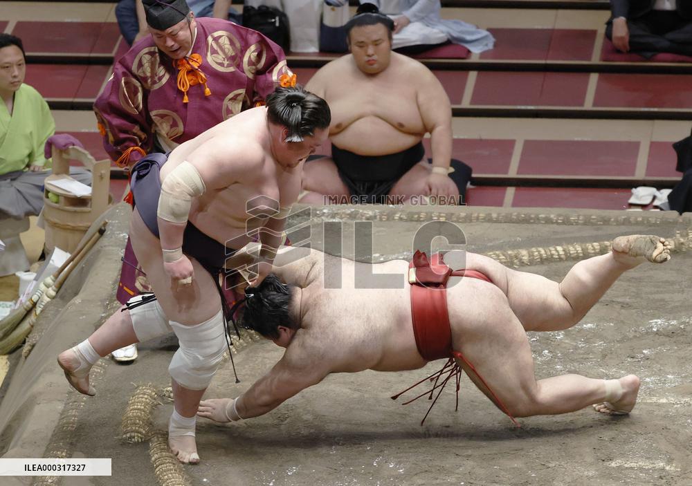 Summer Grand Sumo Tournament