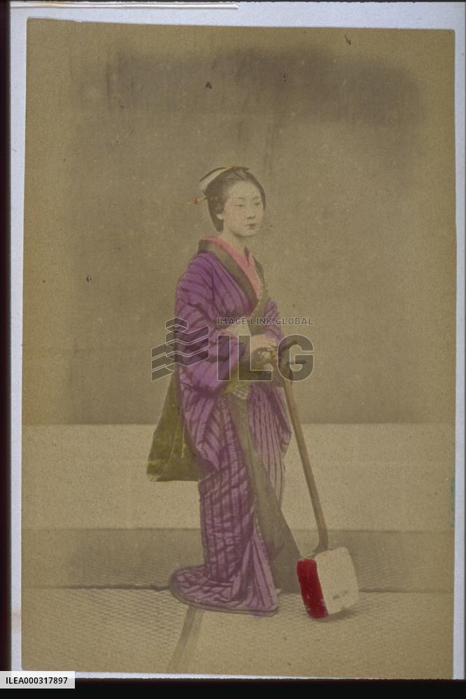 A woman with a shamisen