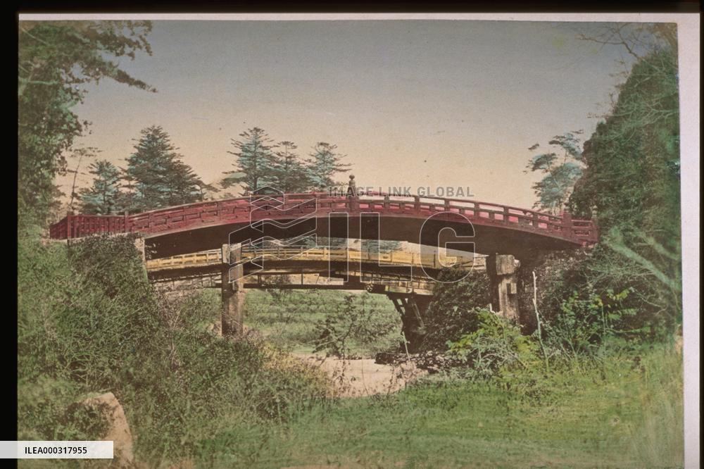 Shinkyo Bridge,the Daiyagawa River