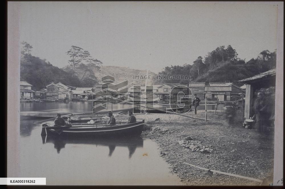 Boat and sailors in matoyo beach