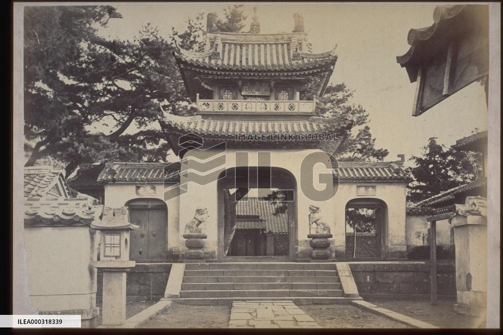 The Sanmon Gate,Sofukuji Temple