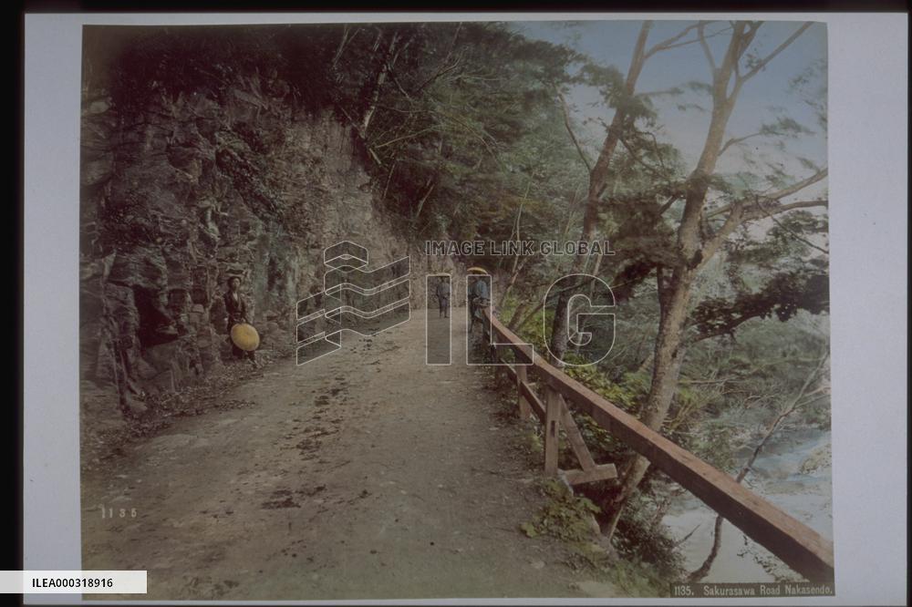 Road near Nakasendo Sakurasawa