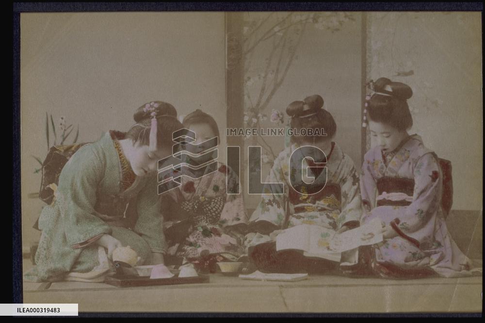 Women making tea