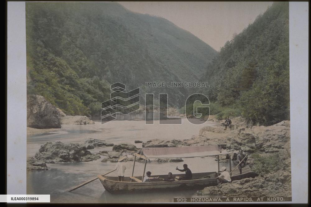 Going down the Hozu River