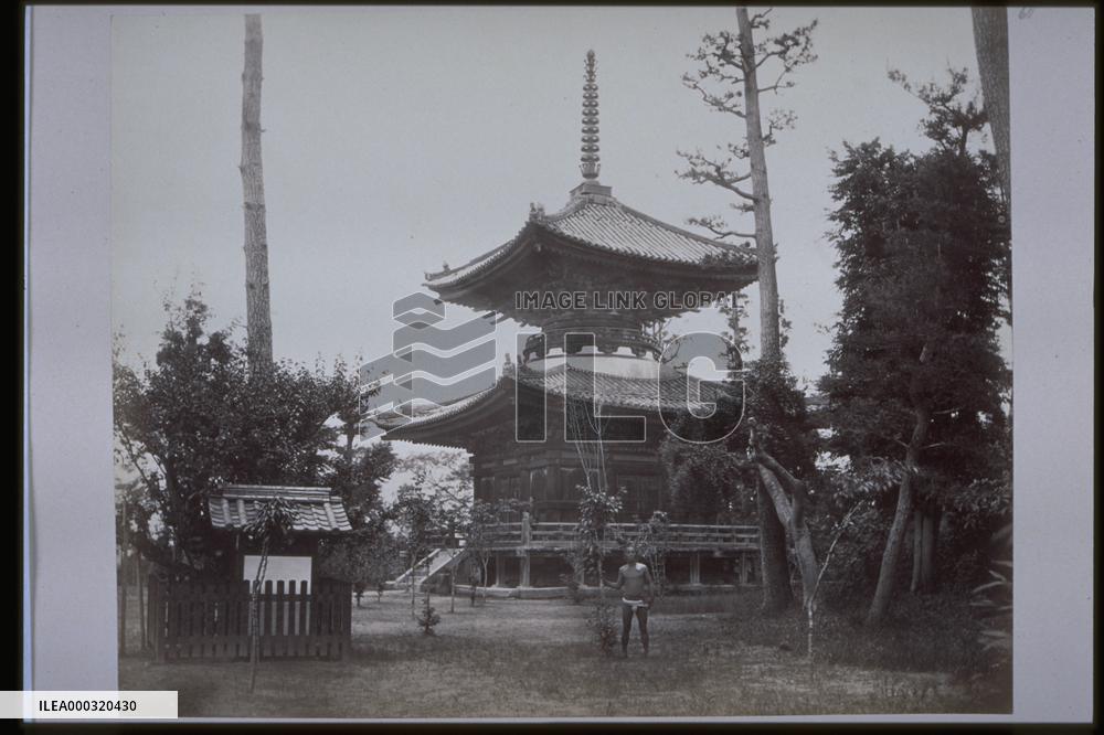 Tahoto (two-storied pagoda)