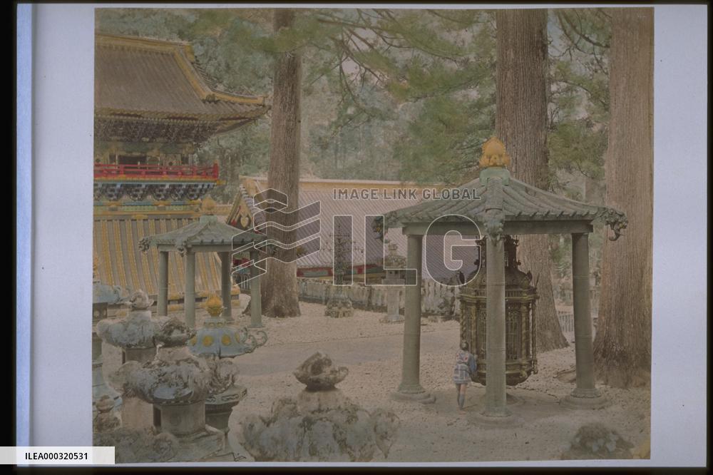 The Dutch Lantern,Toshogu Shrine,Nikko