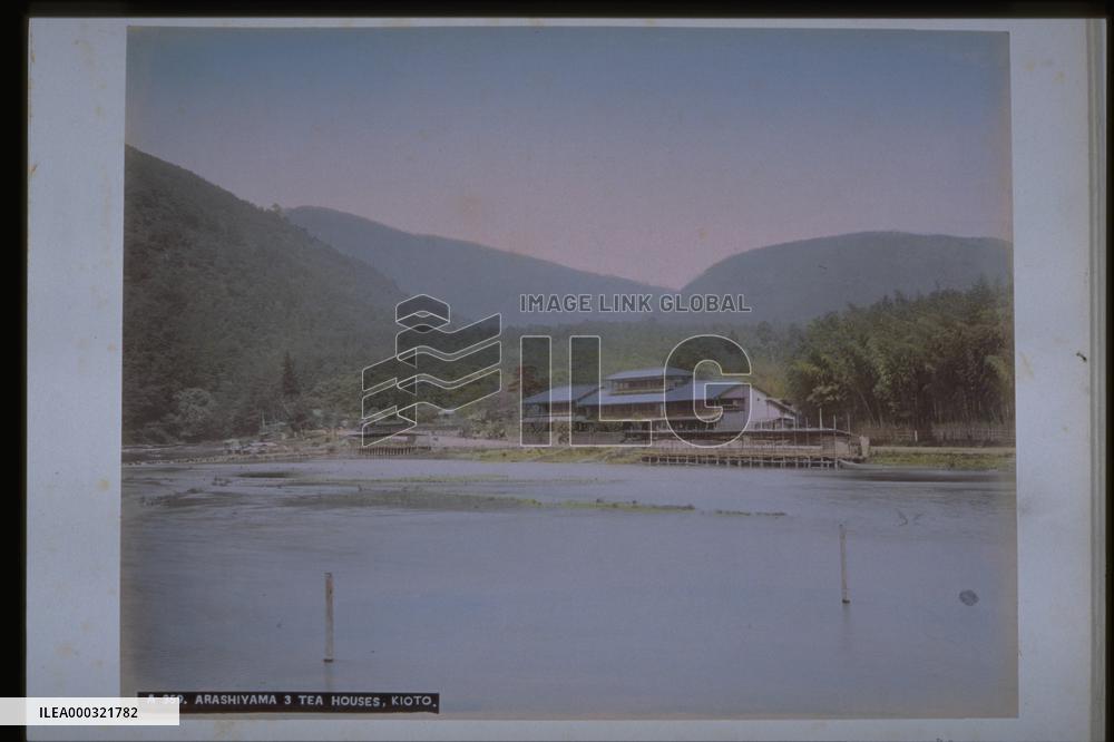 The three teahouses at Arashiyama