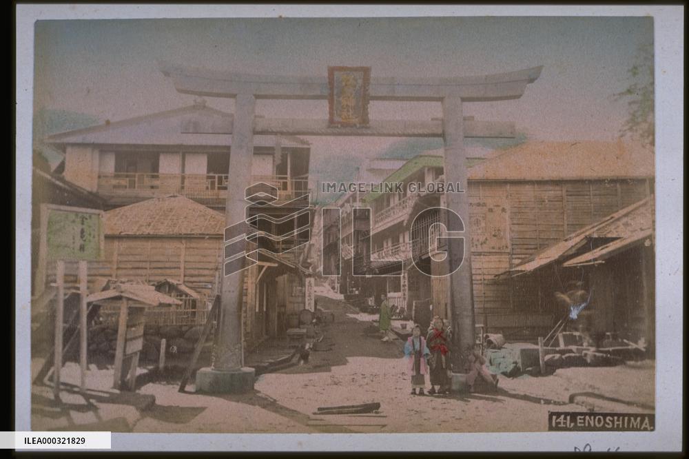 The torii gate of Enoshima Shrine