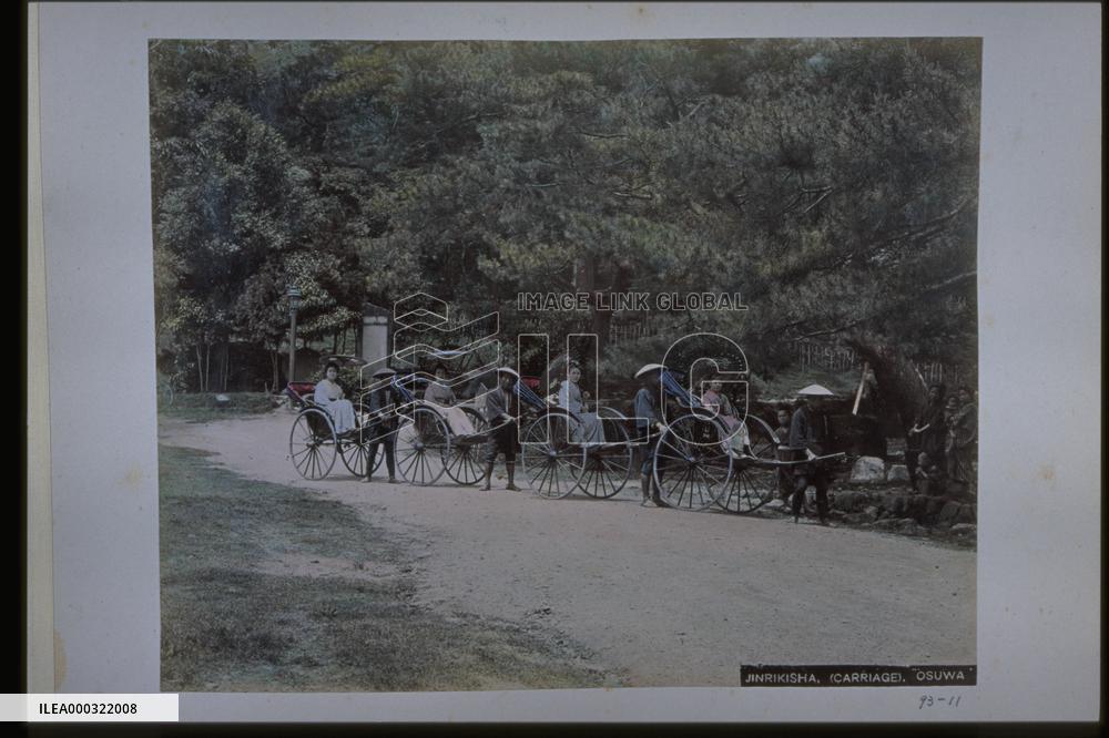 Women on jinrikishas,Suwa Park