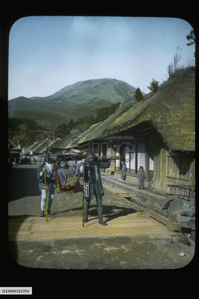 The Hakone post town and a girl in a palanquin