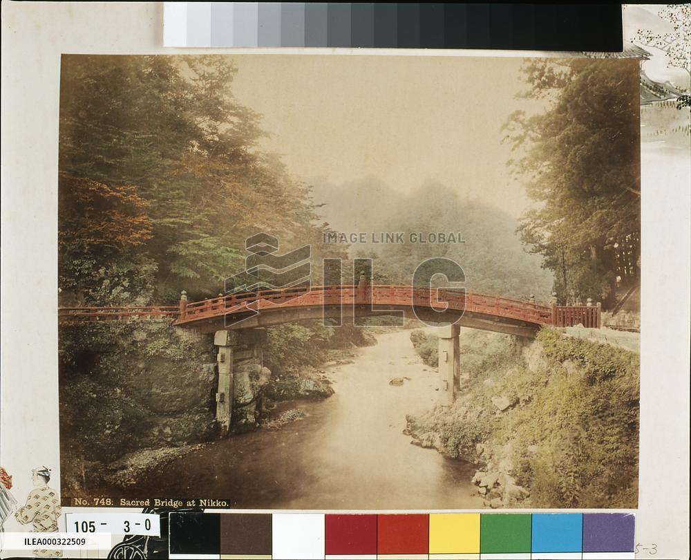 Shinkyo Bridge,the Daiyagawa River
