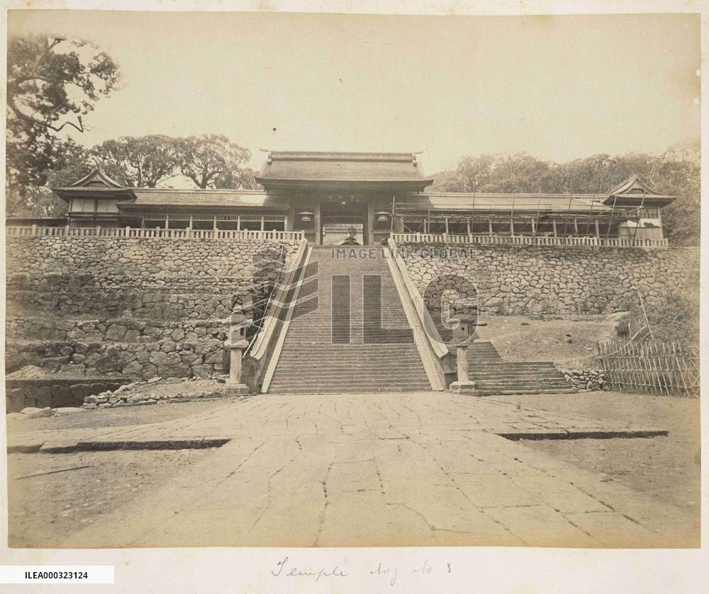 Odoribaba (plaza) and Nagasaka (long slope) of Suwa Shrine