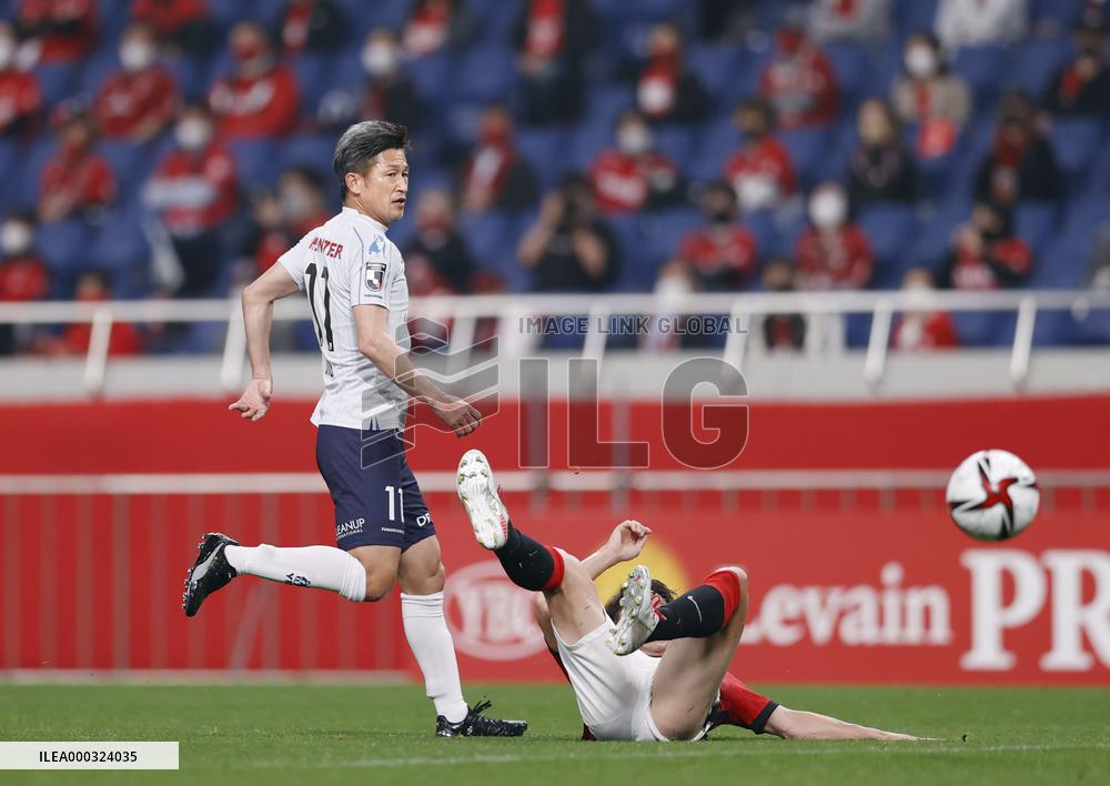 Football: Miura extends Levain Cup age record