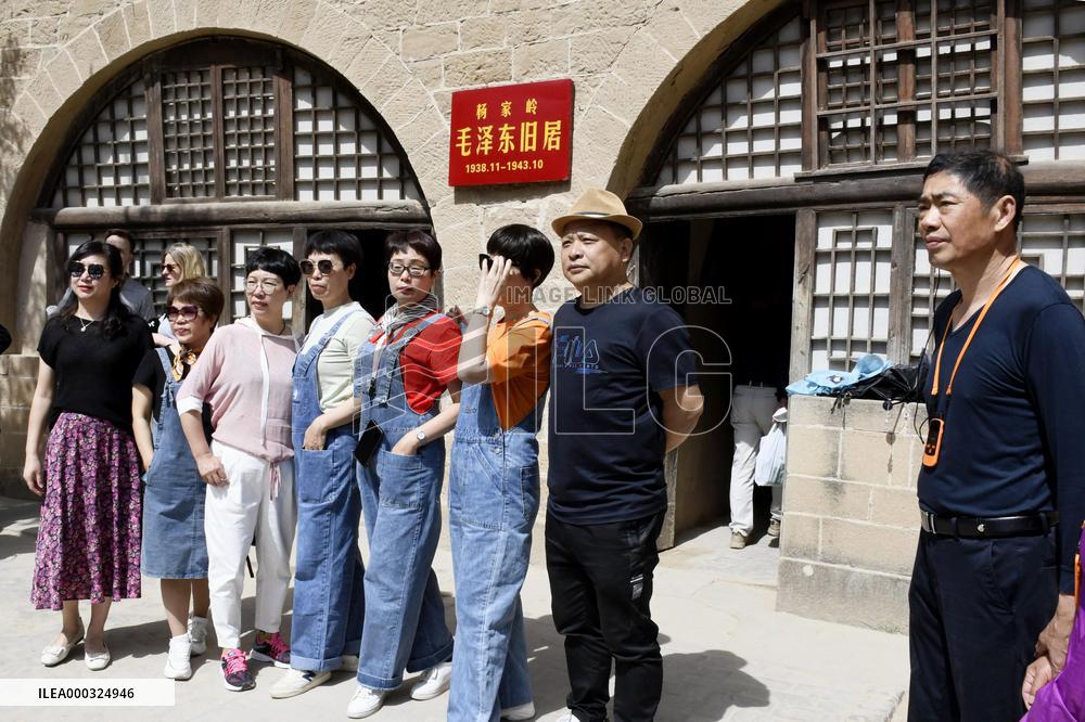 "Red tourism" in China