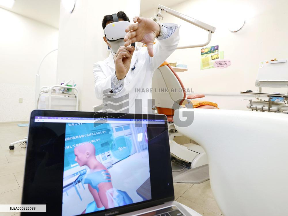 VR simulator for vaccine administration training