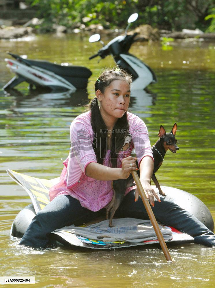 Flood-hit Bangkok suburbs