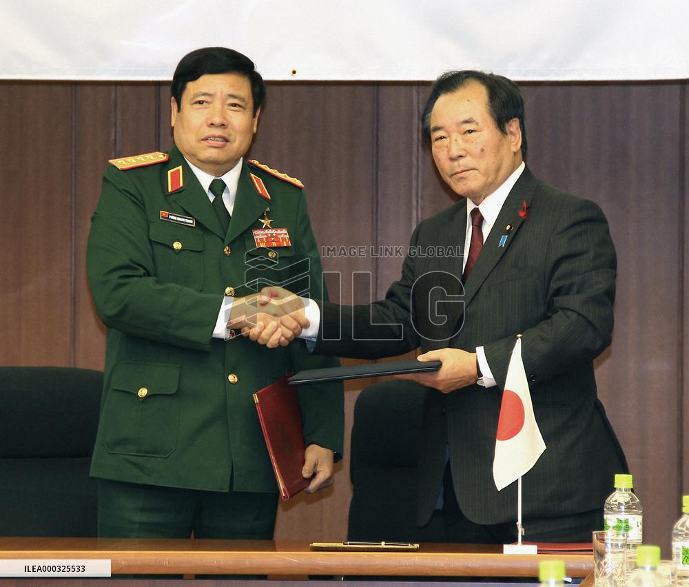 Japanese, Vietnamese defense ministers