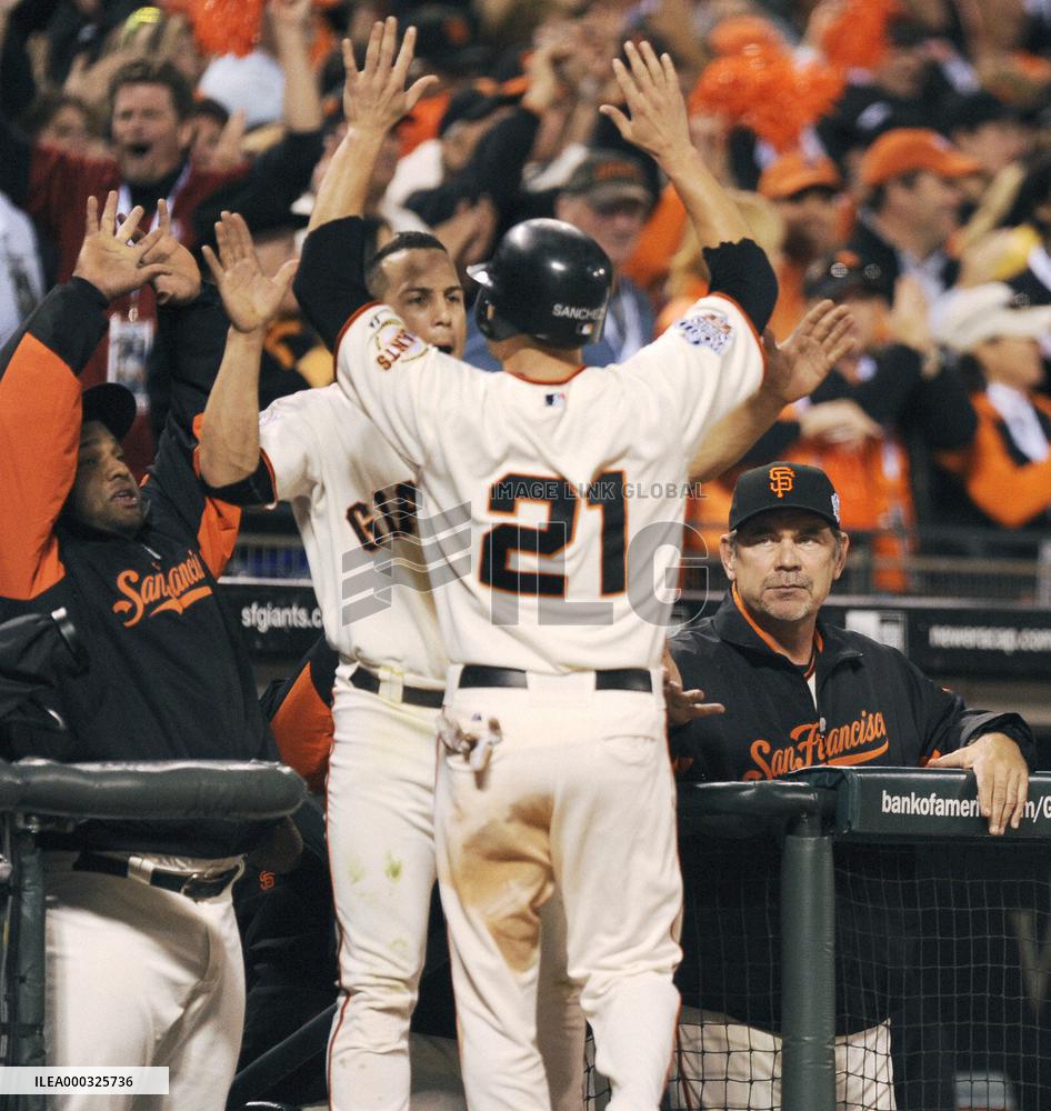 Giants take Game 1 of World Series