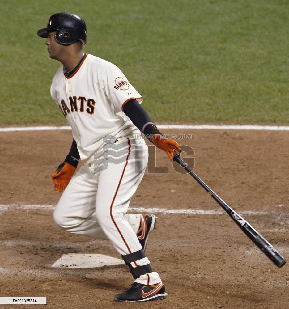 Giants shut out Rangers in Game 2